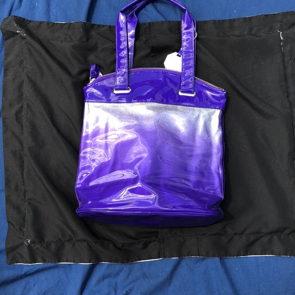 Versace versus tote - Picture 3 of 4